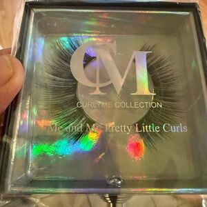 Luxury False Eyelashes with Crystal Holder. Long and full